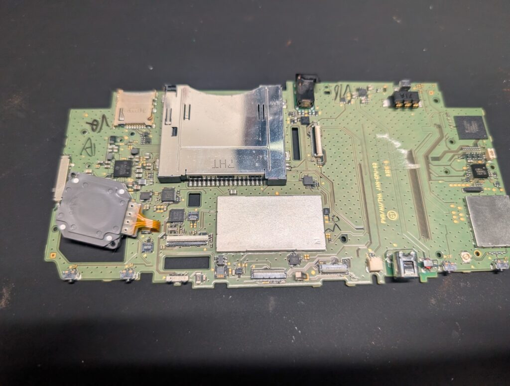 2DSLLのメイン基板の写真