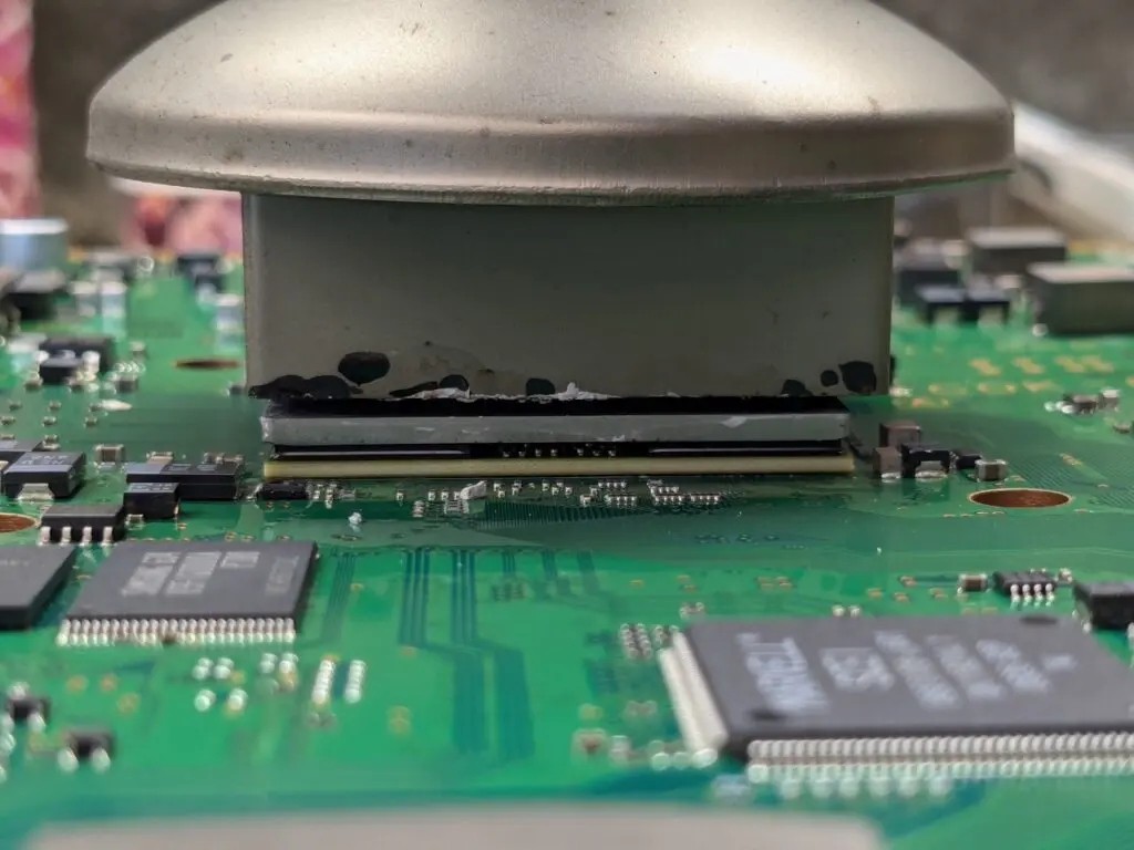 CECHA00のシャットダウン時に赤点滅する故障修理時の様子