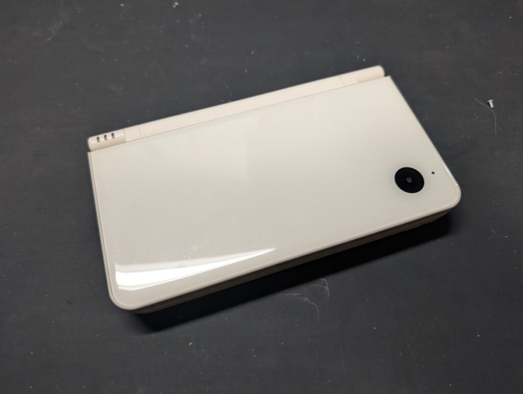 DSi LL本体の写真