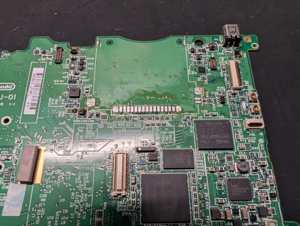 ゲームカードスロット交換時の様子
