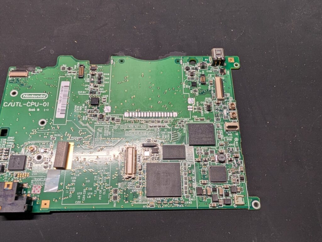 ゲームカードスロット交換時の様子
