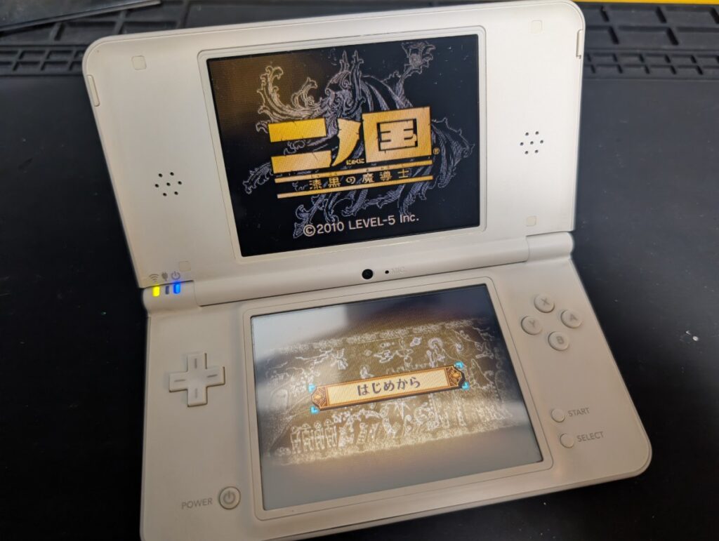 ゲームカードスロットを交換したDSILLの動作点検時の写真