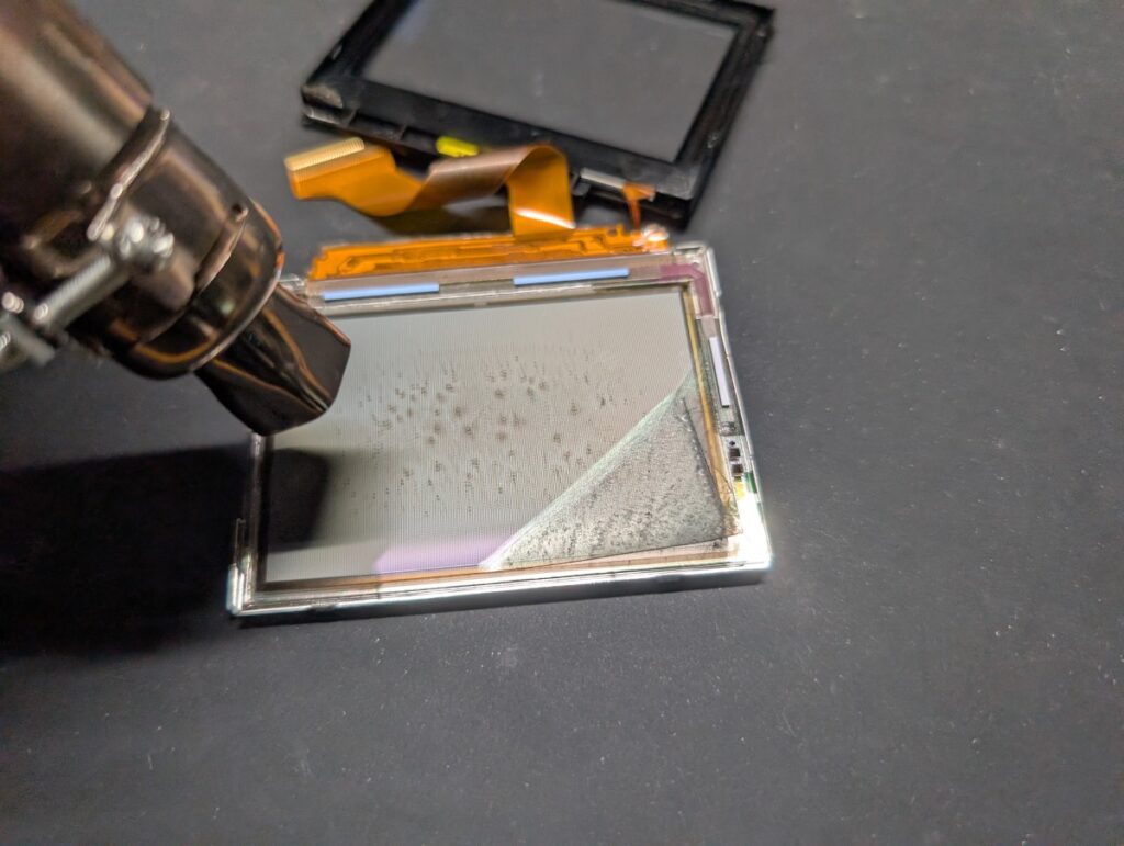 GBASPの液晶修理時の様子