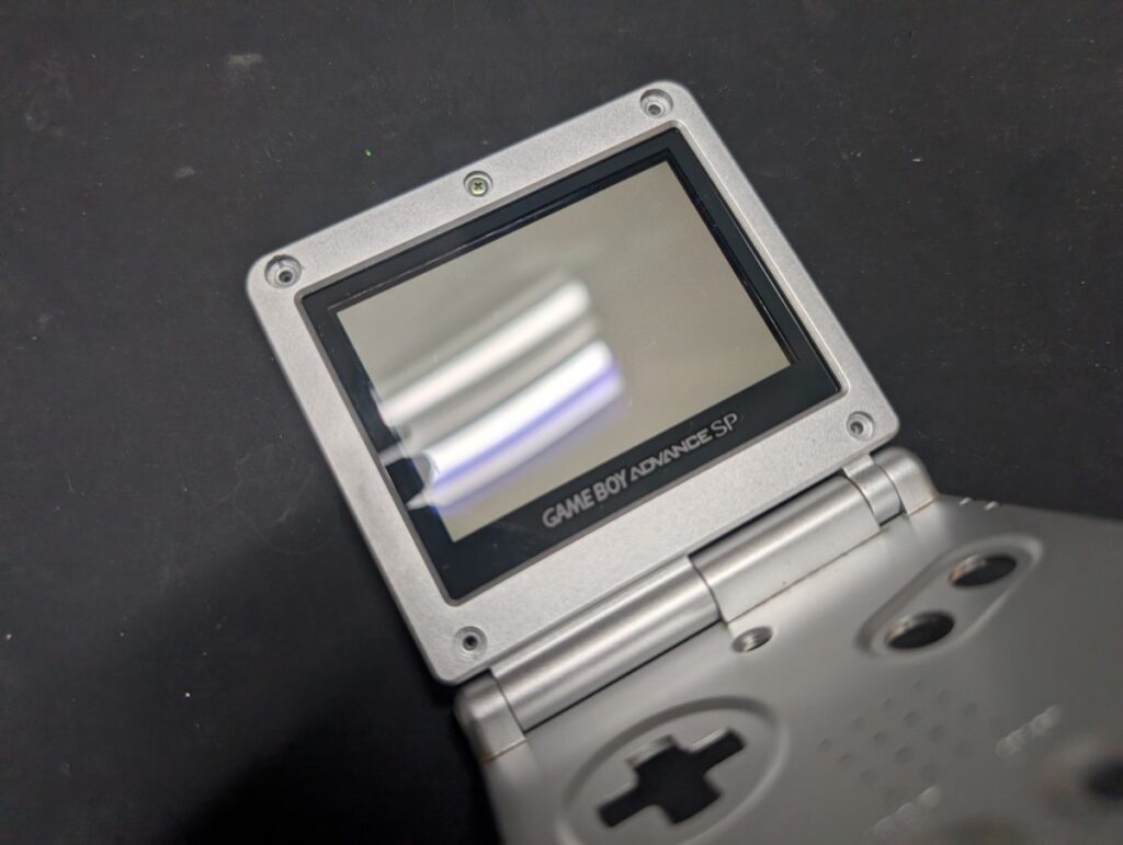 GBASPの液晶修理時の様子