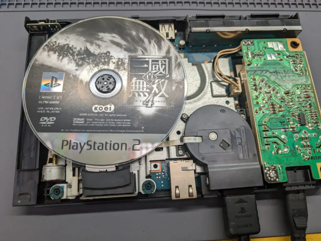 ディスクの裏面に傷が付いてしまうPS2修理