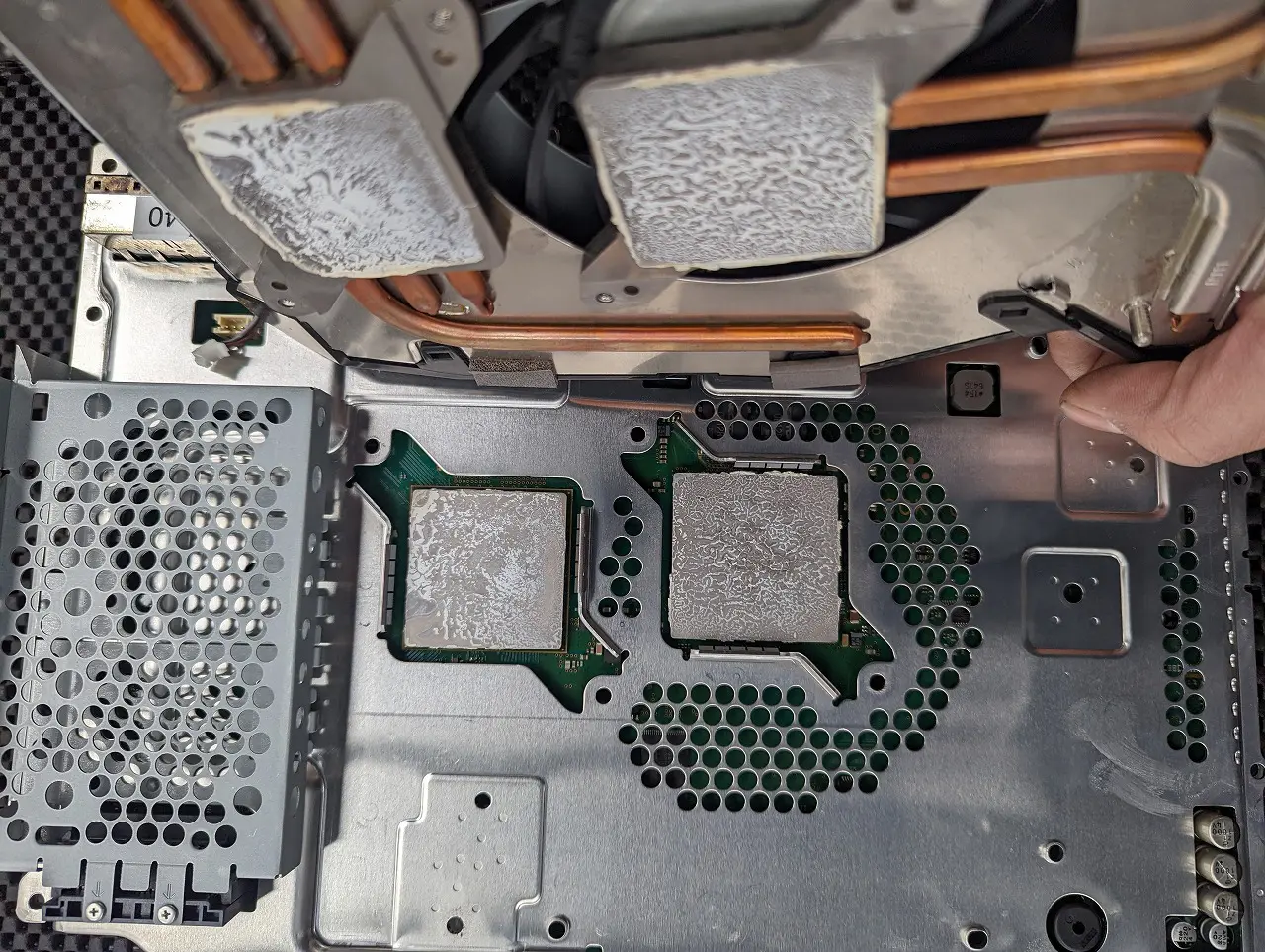 CECHA00の内部清掃・熱伝導グリス塗り替え時の写真