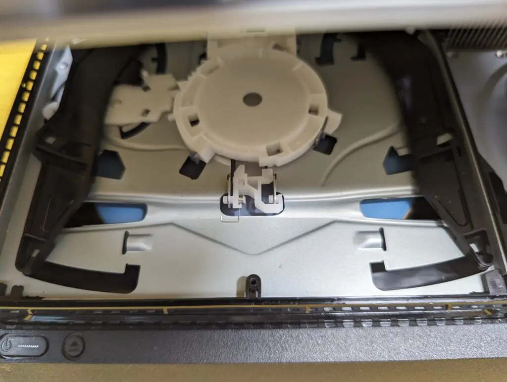 ディスクが吸い込まれないPS4の修理