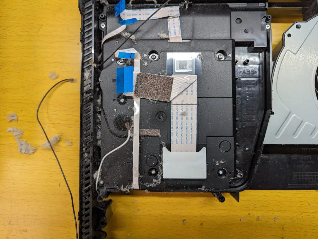 ディスクが取り出せないPS4の修理