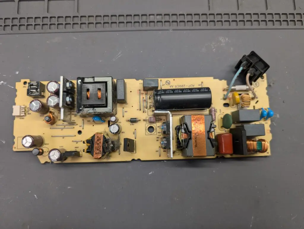 PS4の電源ボックス基板の修理