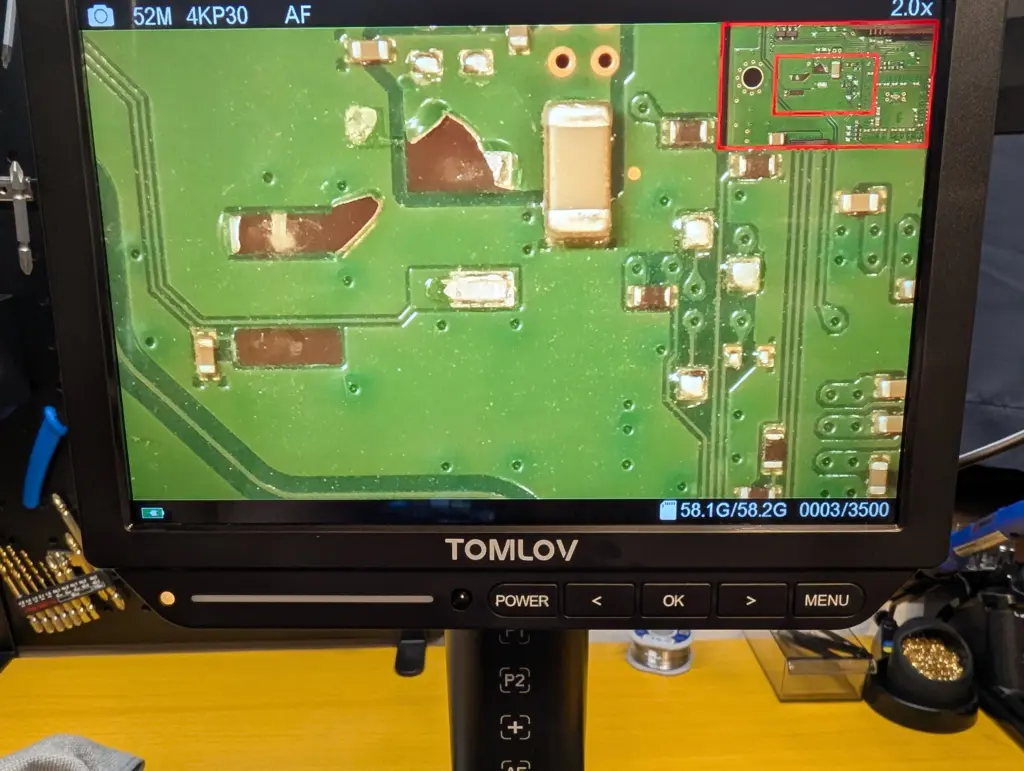 電源ボックスコネクターが剥がれたPS4の修理