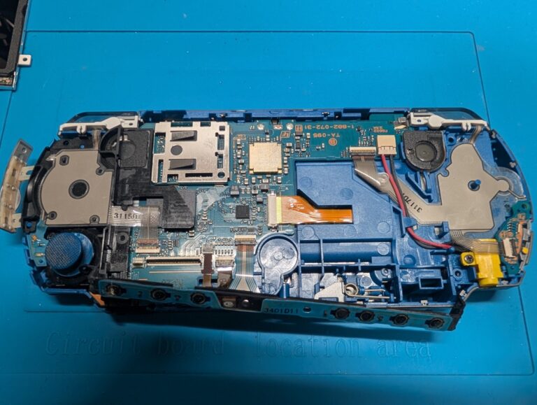 PSP-3000の内部の写真