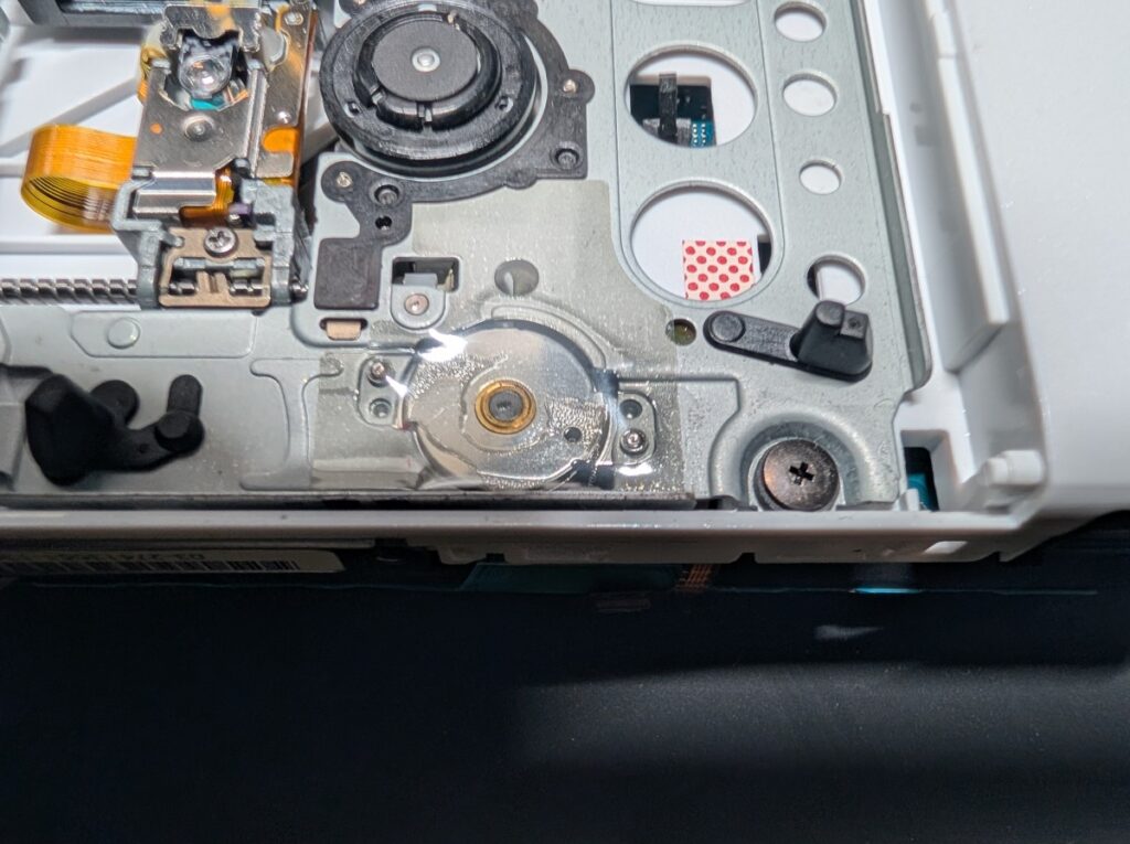 PSP3000のUMDドライブ修理時の様子