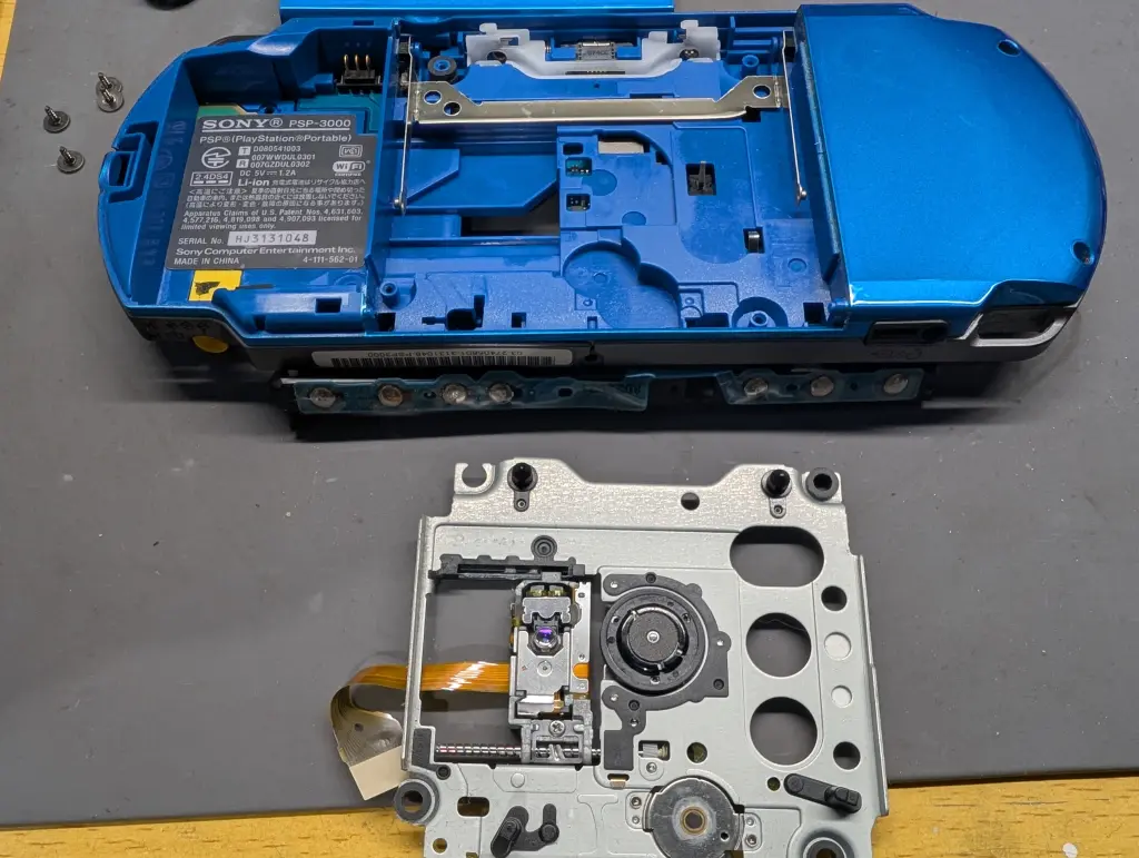 キュルキュルと異音がするPSPを修理