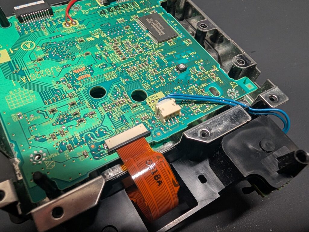 ゲームキューブのドライブ基板の写真