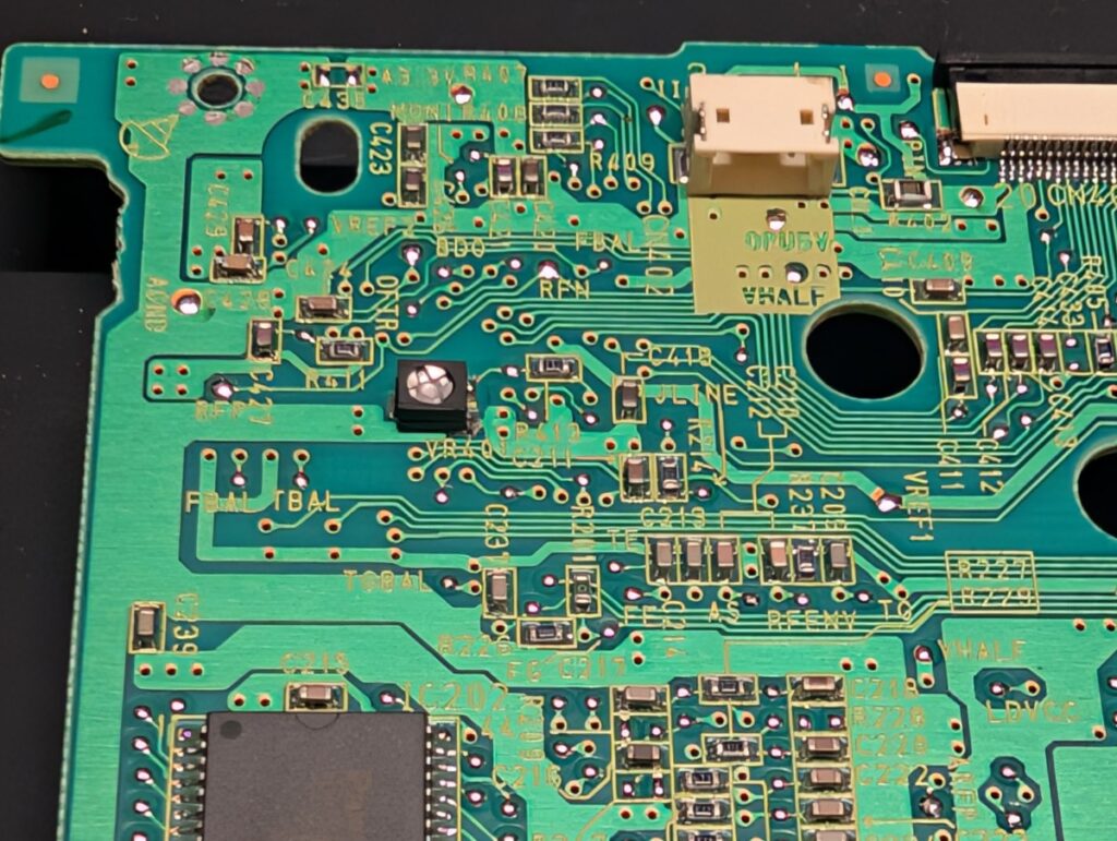 ゲームキューブのレーザーレンズ出力ボリューム調整時の写真