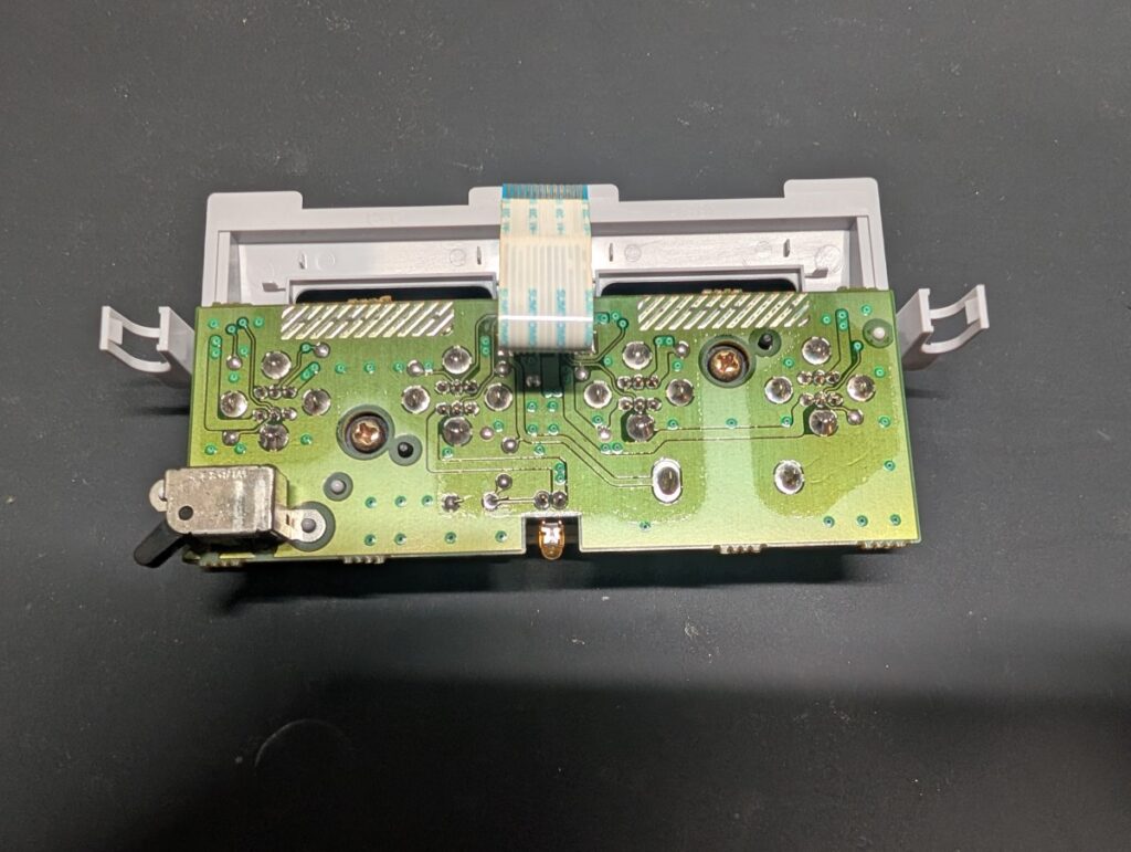 ゲームキューブのバックアップ電池交換時の様子