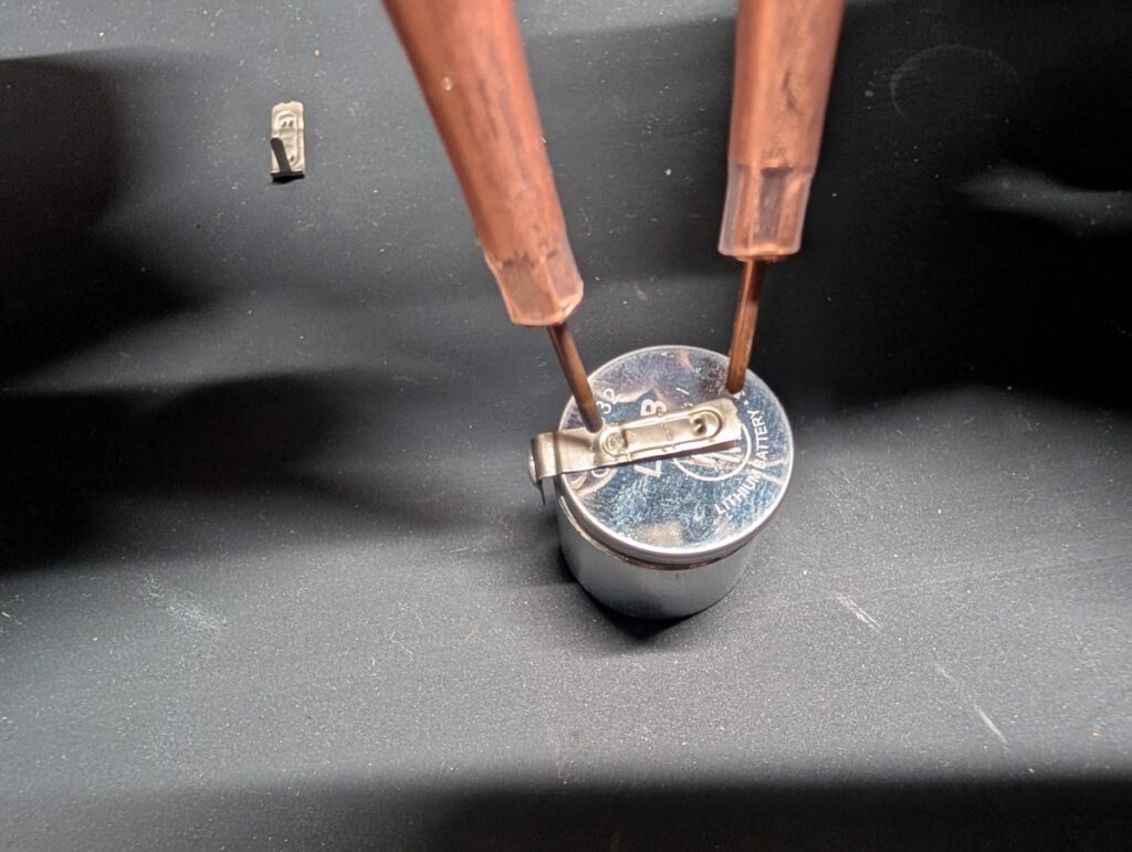 ゲームキューブのバックアップ電池交換時の様子