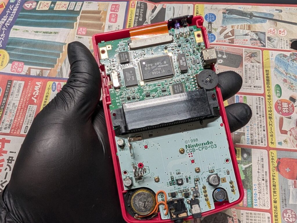 ゲームボーイカラーのビネガーシンドローム修理時の写真