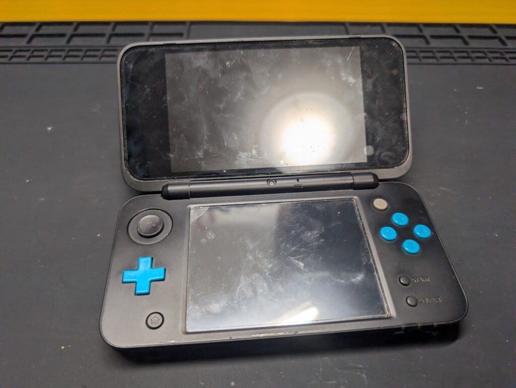 電源が落ちてしまう2DSLLの写真