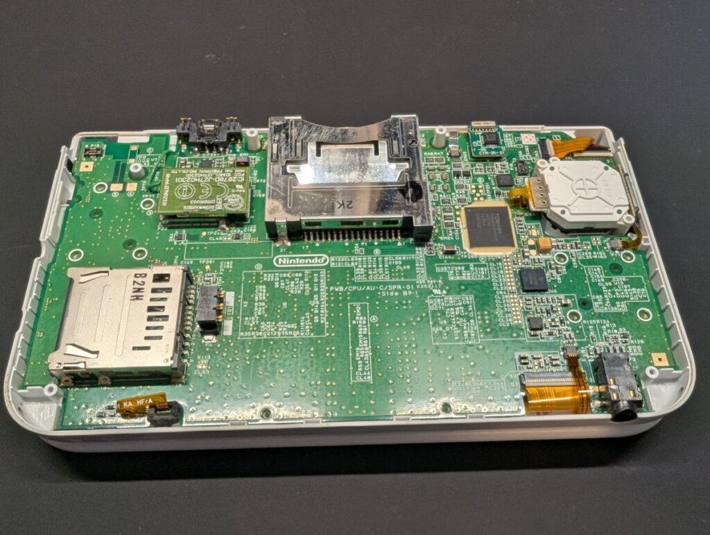 3DSLLの内部の写真