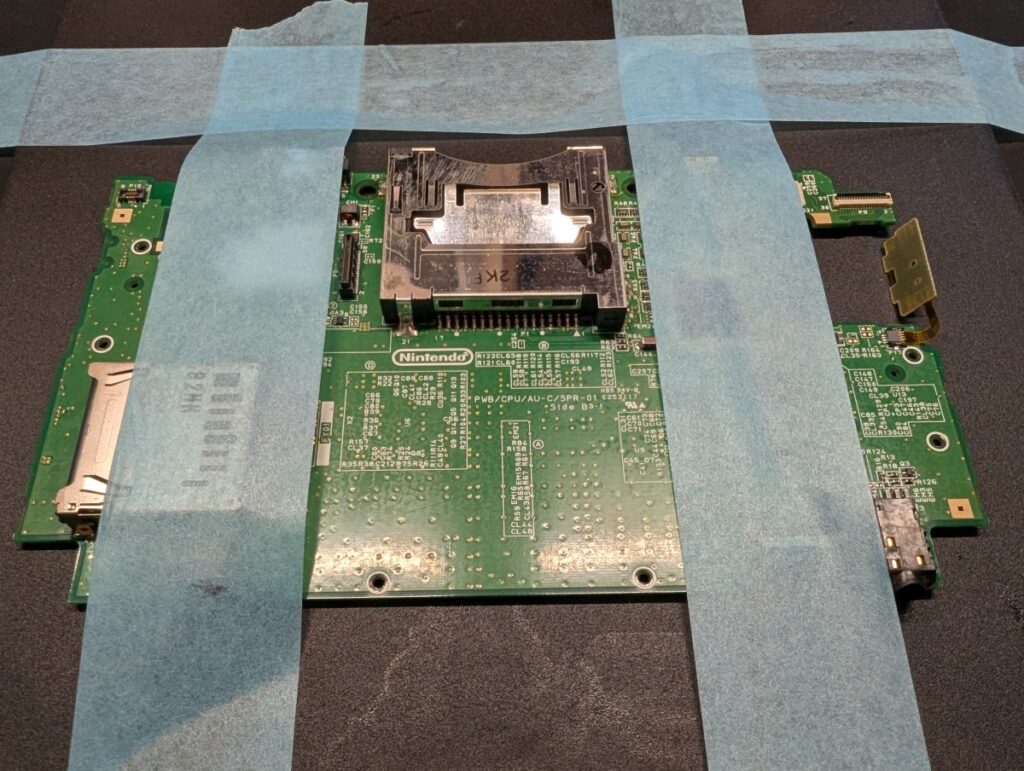 3DSLLのゲームカードスロットを交換時の様子