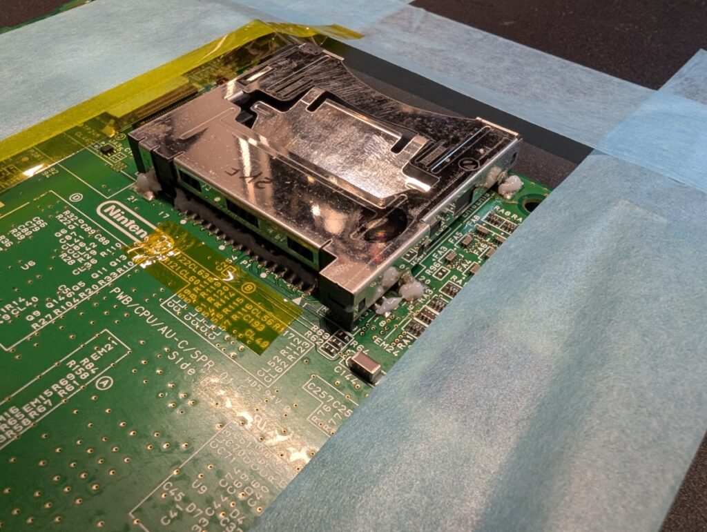 3DSLLのゲームカードスロットを交換時の様子