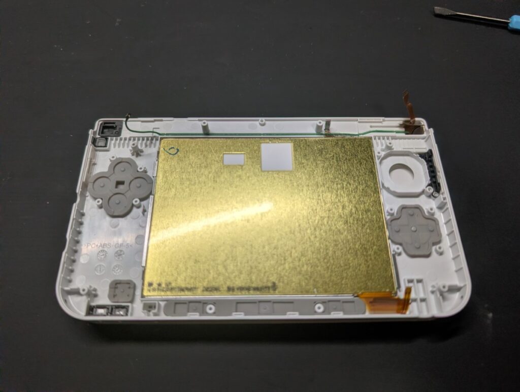 3DSLLのヒンジ交換時の写真