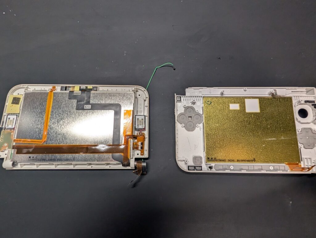 3DSLLのヒンジ交換時の写真