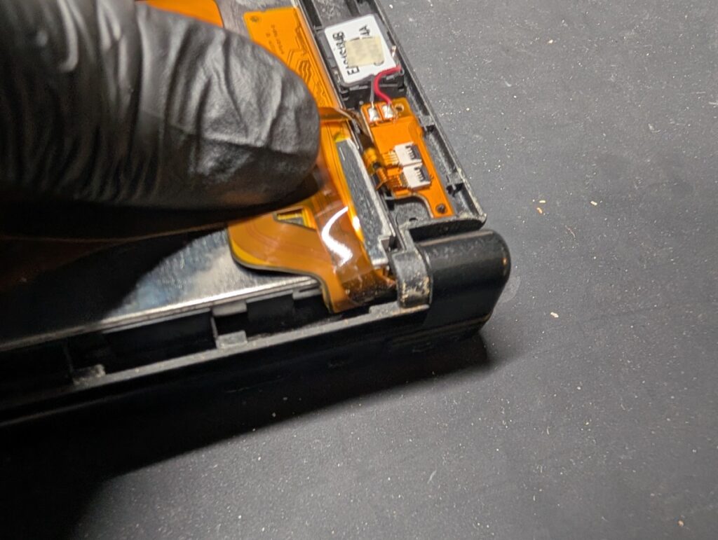 3DSLLのスピーカーケーブル点検時の写真