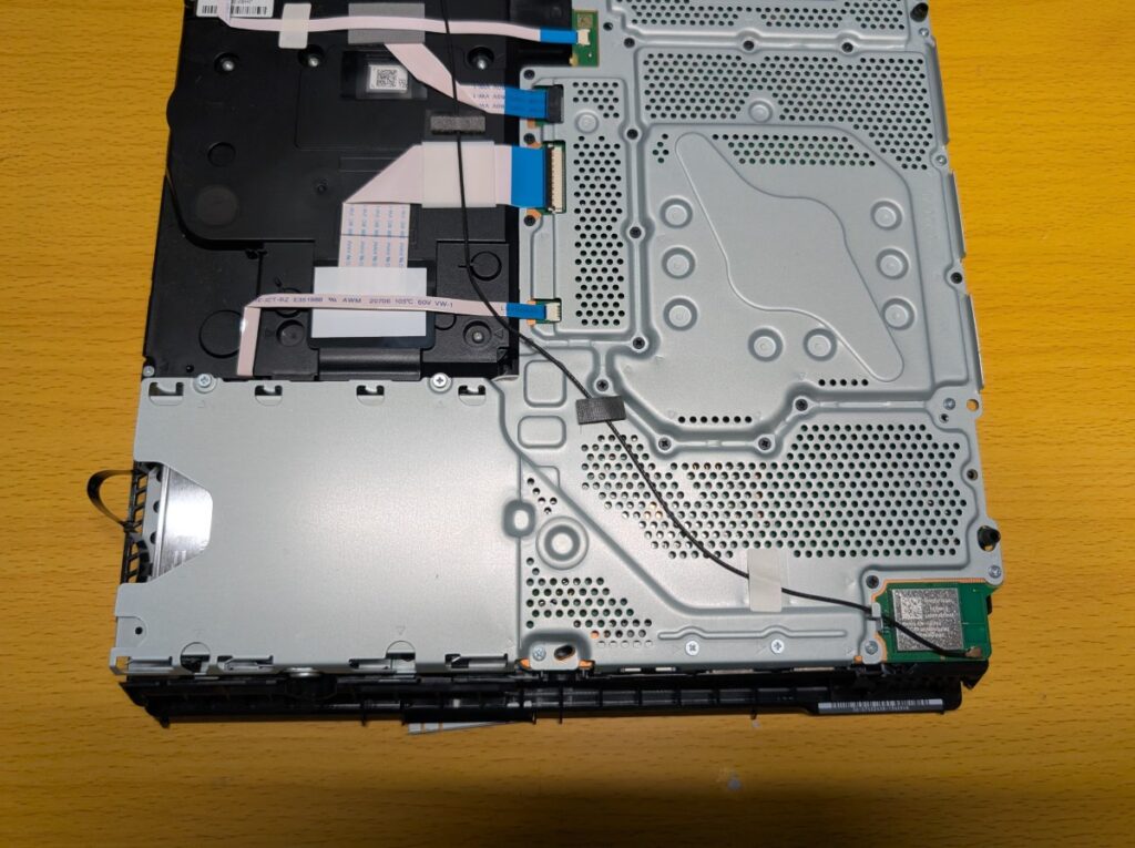 BLODにより起動できないCUH-2000Aの写真