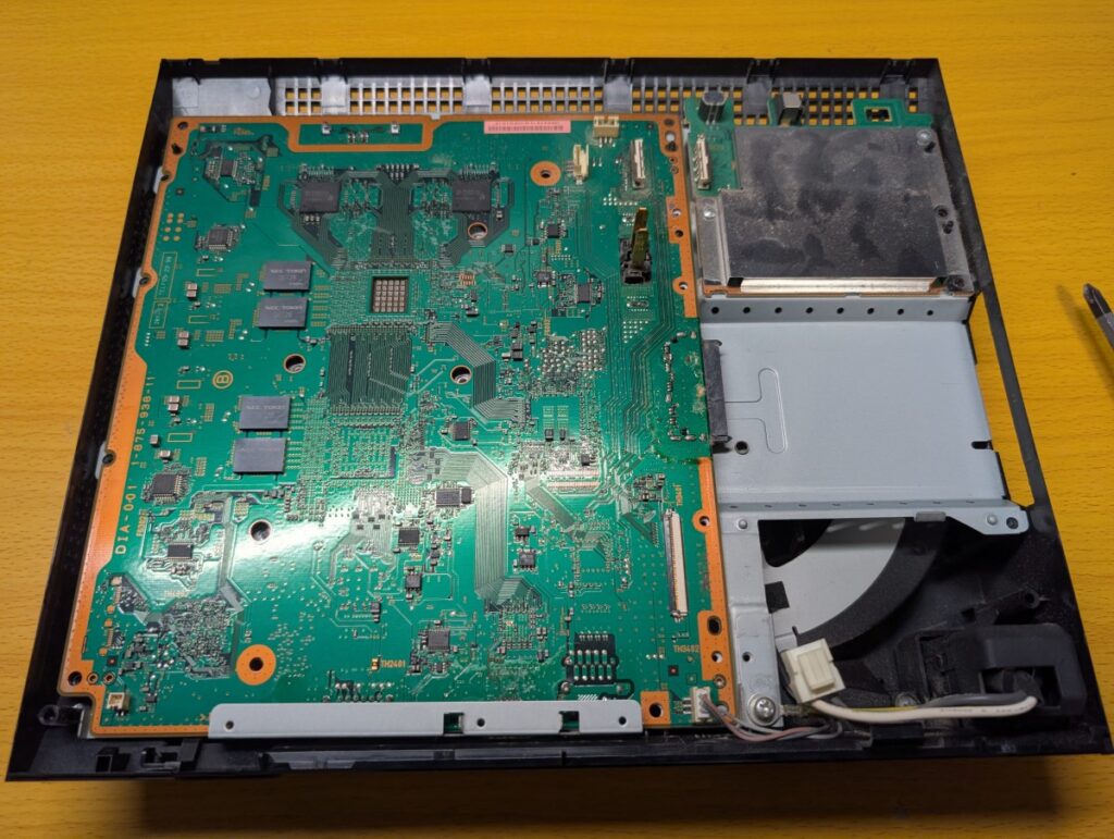 CECHH00のメイン基板の写真