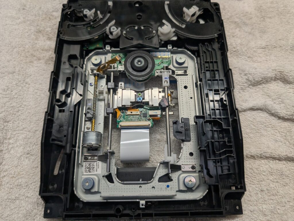 CECHL00のディスクドライブ分解後の写真