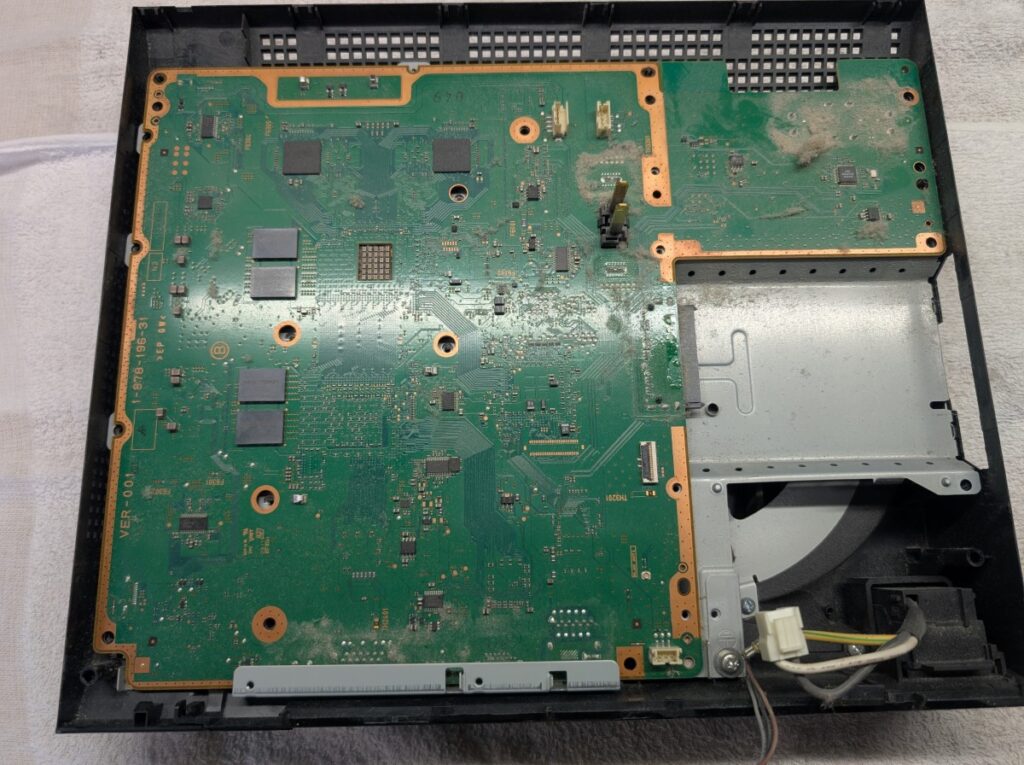 CECHL00の内部清掃時の様子