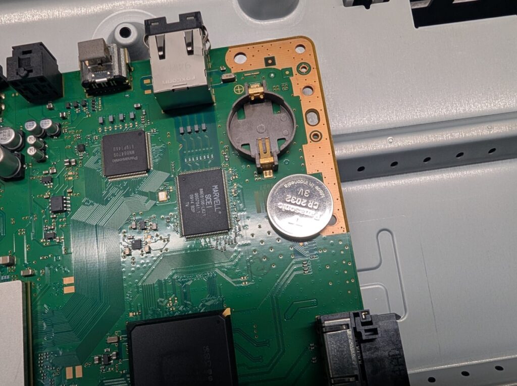 CECHL00の内蔵電池の写真