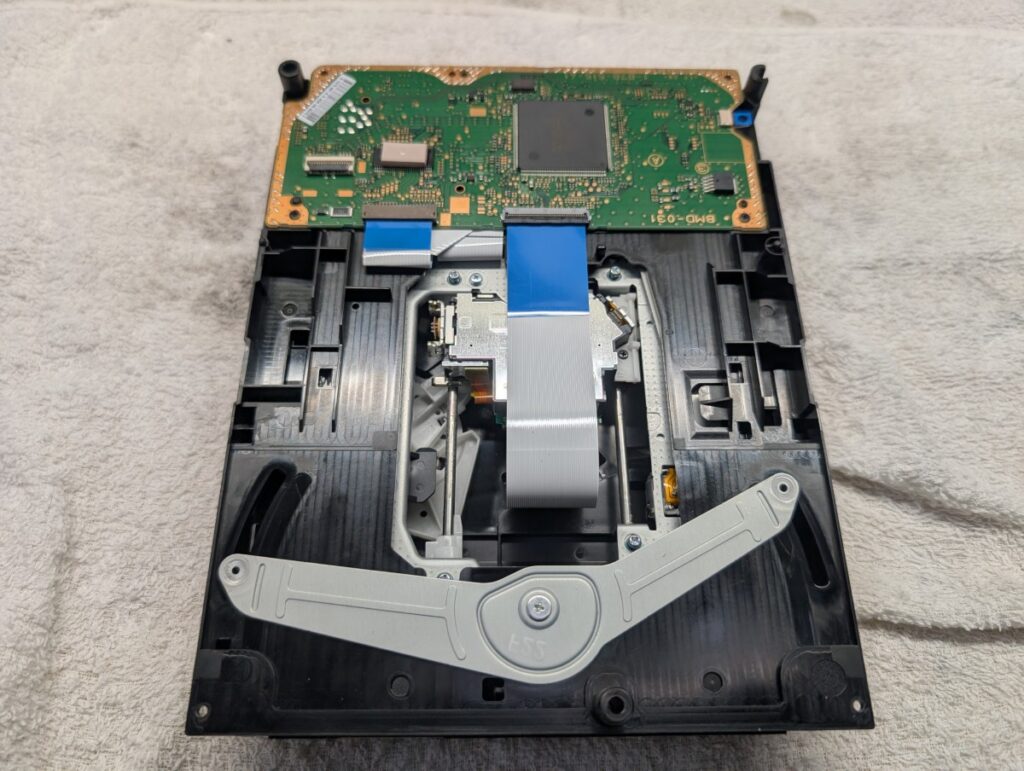 CECHL00のディスクドライブの写真