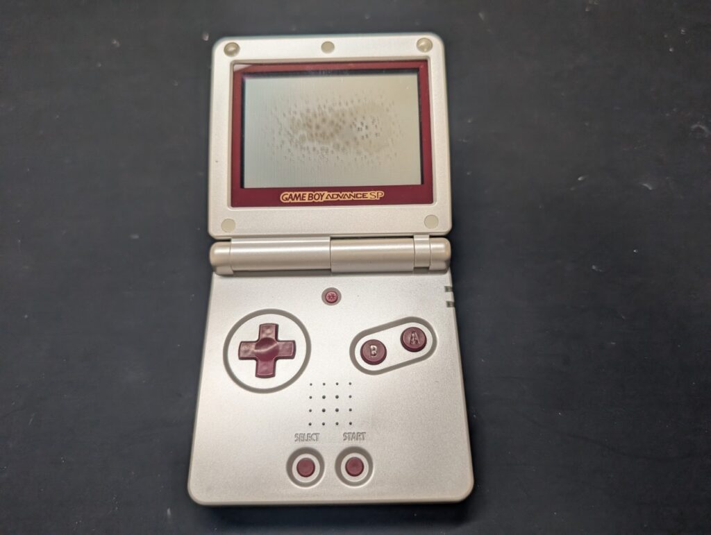 画面にシミができたGBASPの写真