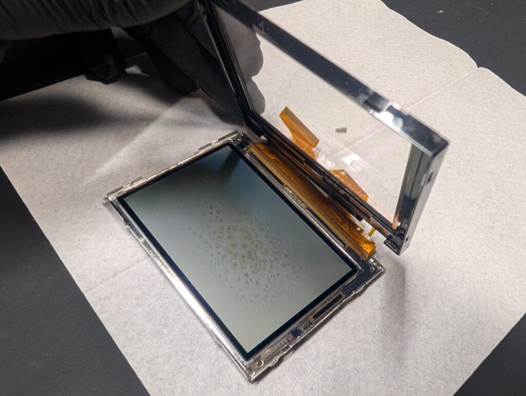 GBASPの液晶修理時の写真