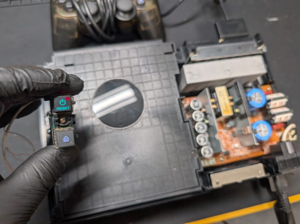 SCPH-10000の清掃時の様子