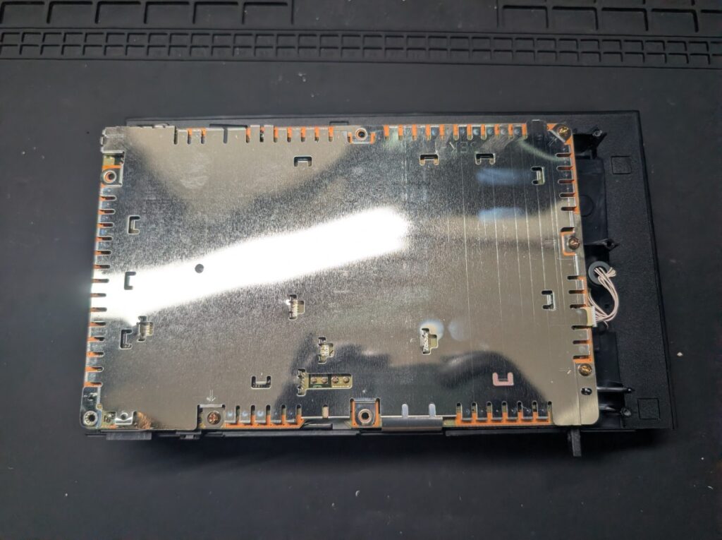 SCPH-10000のシールドプレートの写真