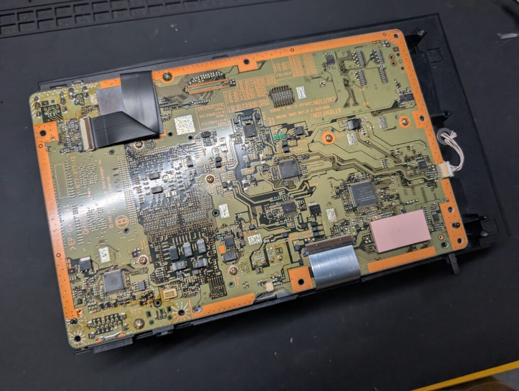 SCPH-10000のメイン基板の写真