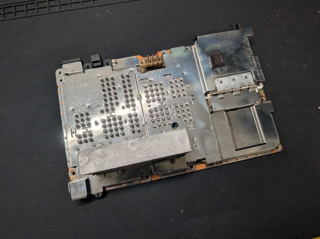 SCPH-10000のシールドプレートの写真