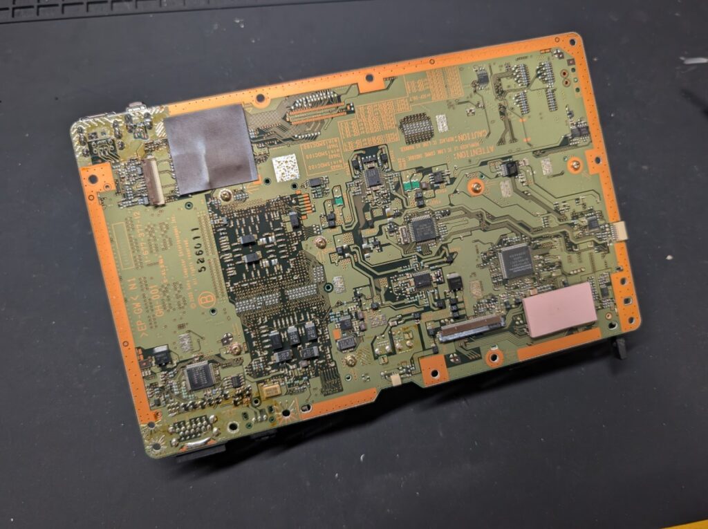 SCPH-10000の基板修理時の写真