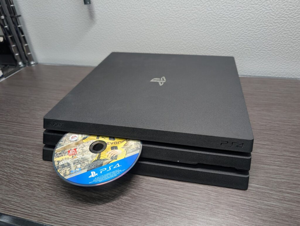 PS4 Proのゲームディスクを認識しない故障の修理写真
