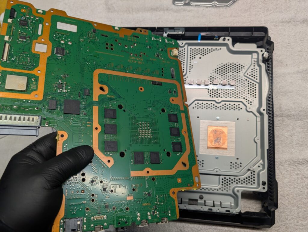 PS4 Proのゲームディスクを認識しない故障の修理写真