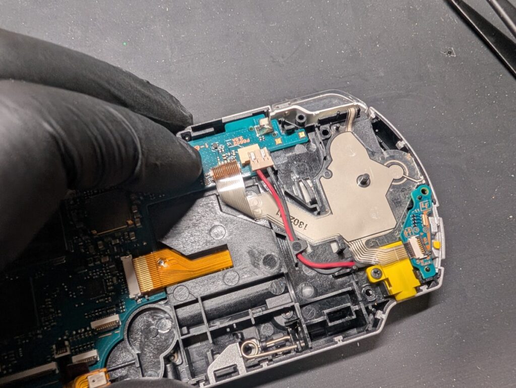 PSP-3000の基板修理時の写真