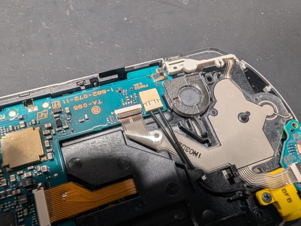 PSP-3000の基板修理時の写真