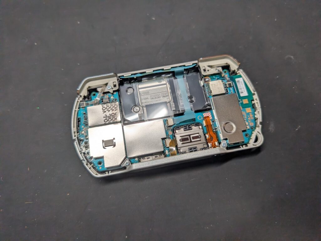 PSPgo の内部の写真