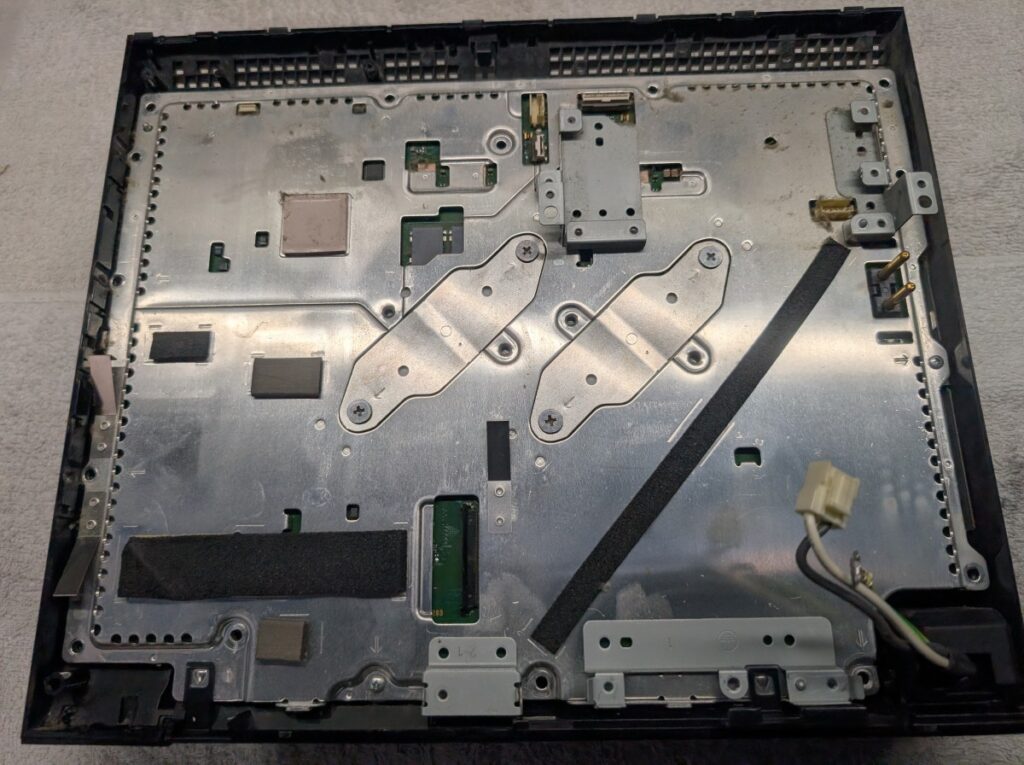 シャットダウン時に赤点滅するPS3の修理時の様子