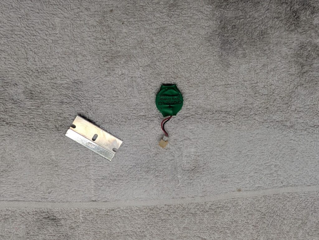 CECHA00電池交換時の様子