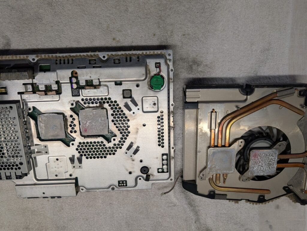 シャットダウン時に赤点滅するPS3の修理時の様子